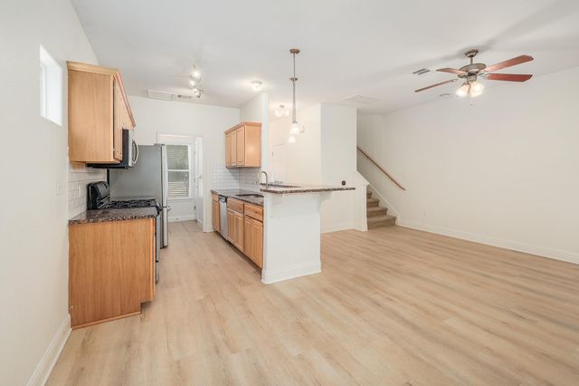 4803 Pecan Springs RD B, Austin, TX 78723