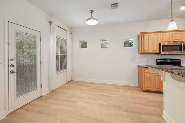 4803 Pecan Springs RD B, Austin, TX 78723