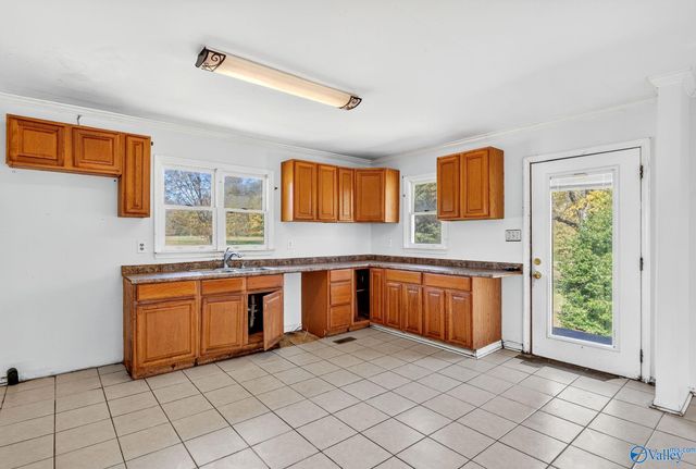 7521A Moores Mill Road NE, Huntsville, AL 35811