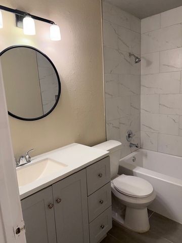 810 Woodland Court, Kennedale, TX 76060