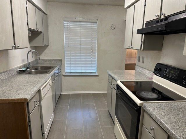 810 Woodland Court, Kennedale, TX 76060