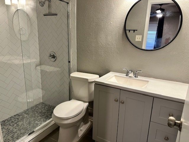 810 Woodland Court, Kennedale, TX 76060