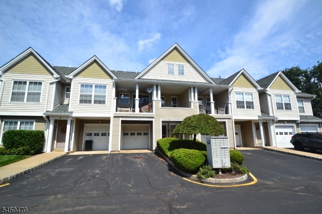4 Collura Ln, Clifton City, NJ 07012 — photo 3