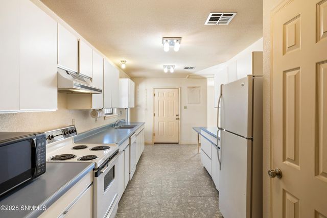 1730 Valencia Drive, Las Cruces, NM 88001