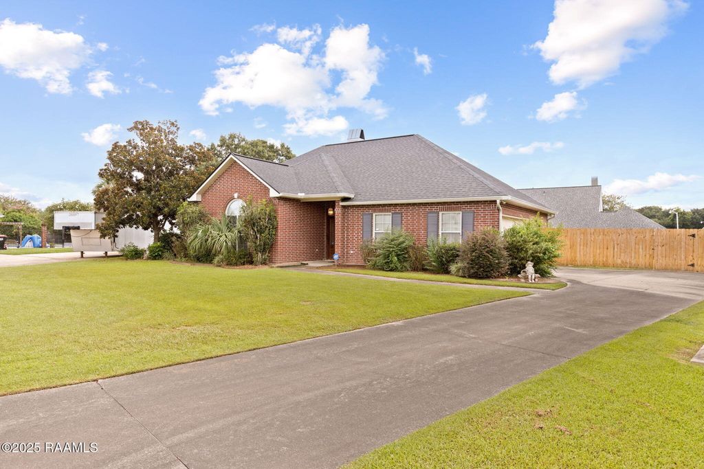 121 Vestige Circle, Lafayette, LA 70508