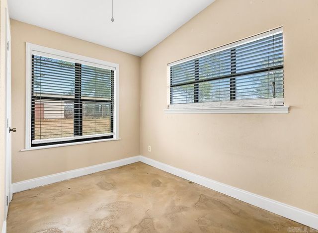 5602 W Kyle Rd Road, Texarkana, TX 75503