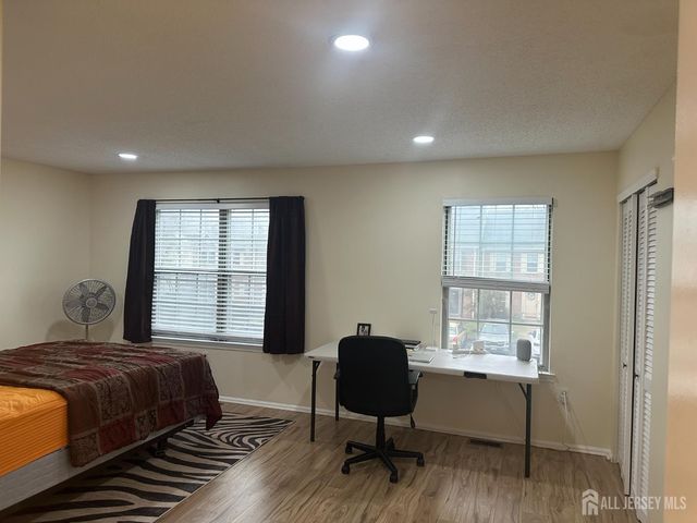 13 Albury Way, North Brunswick, NJ 08902