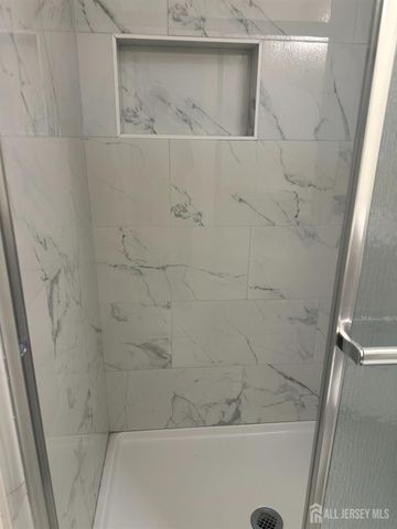 13 Albury Way, North Brunswick, NJ 08902