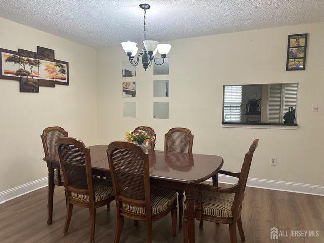 13 Albury Way, North Brunswick, NJ 08902