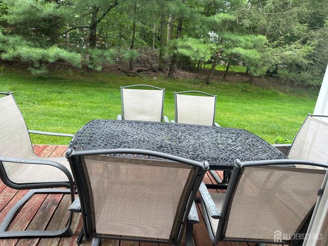 13 Albury Way, North Brunswick, NJ 08902