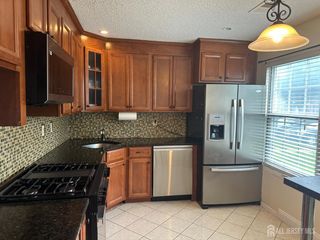 13 Albury Way, North Brunswick, NJ 08902