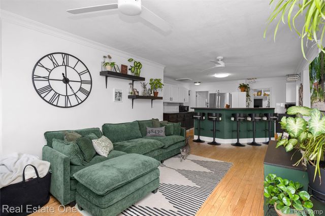 225 1st Street, Fenton, MI 48430