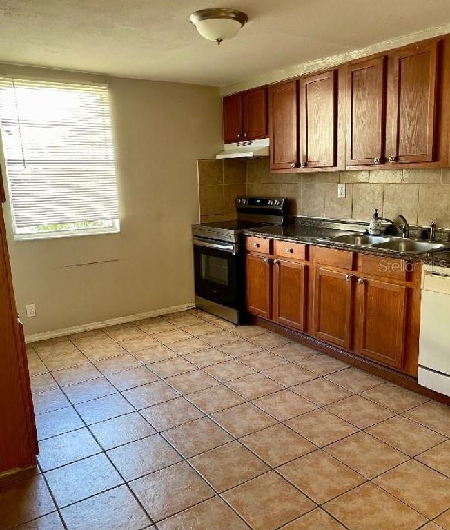 Image 2 of property listing at 2405 HARPER STREET, Tampa, FL 33605