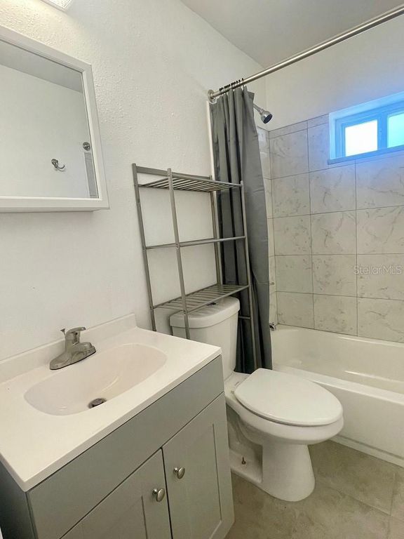 Image 12 of property listing at 2405 HARPER STREET, Tampa, FL 33605