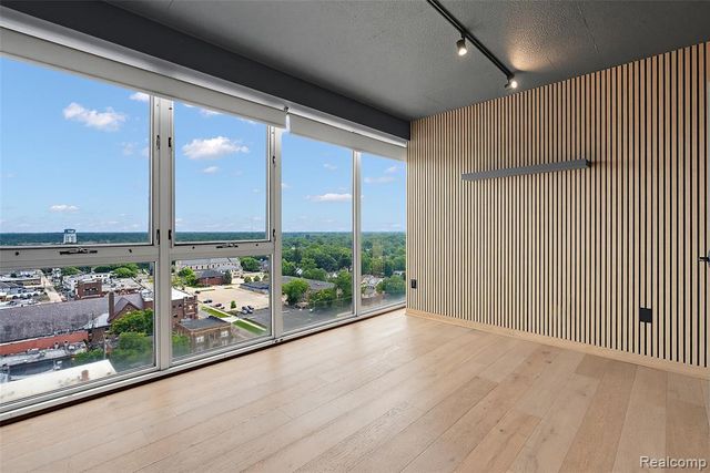 432 S Washington Avenue 1404, Royal Oak, MI 48067