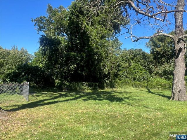 64 Cresskill Avenue, Cresskill, NJ 07626