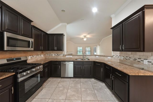 24138 Mckinzie Ridge Drive, Porter, TX 77365