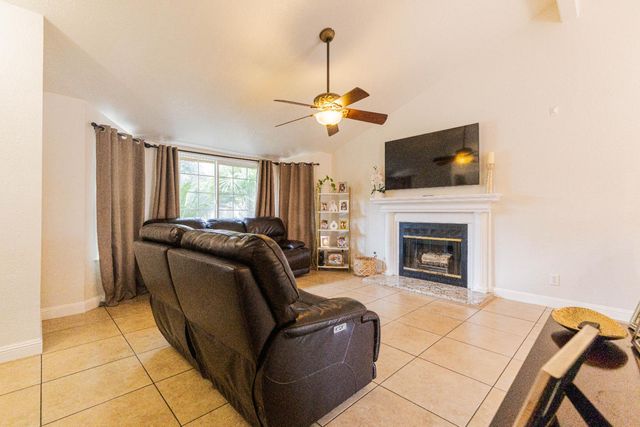 3806 N Cleo, Fresno, CA 93722