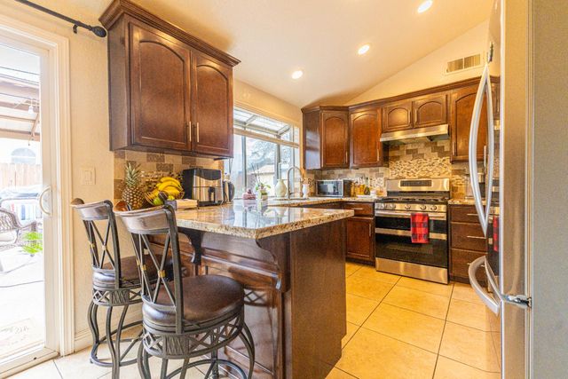 3806 N Cleo, Fresno, CA 93722