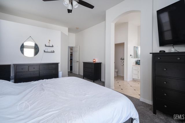 8112 Falls Court, Bakersfield, CA 93312