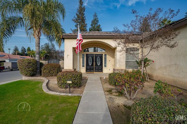 8112 Falls Court, Bakersfield, CA 93312