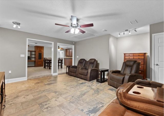 733 Yale Lane Lane, Deer Park, TX 77536