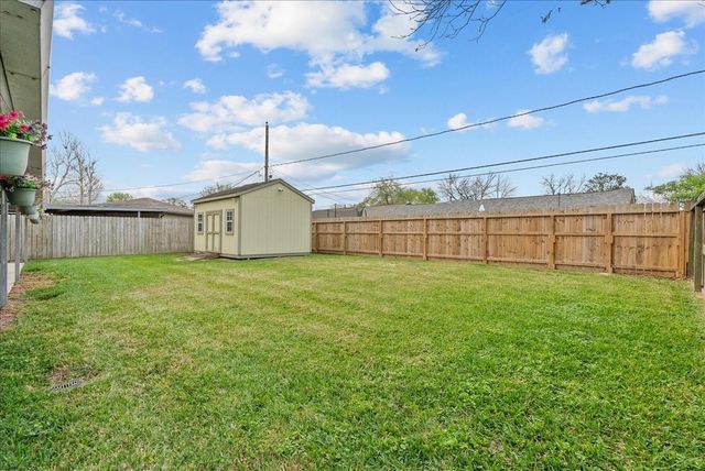 733 Yale Lane Lane, Deer Park, TX 77536