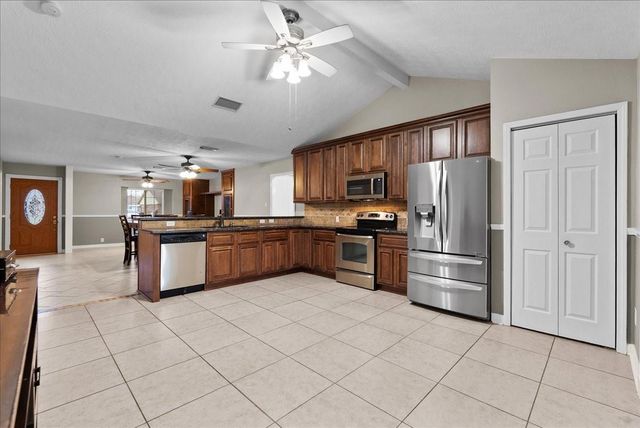 733 Yale Lane Lane, Deer Park, TX 77536