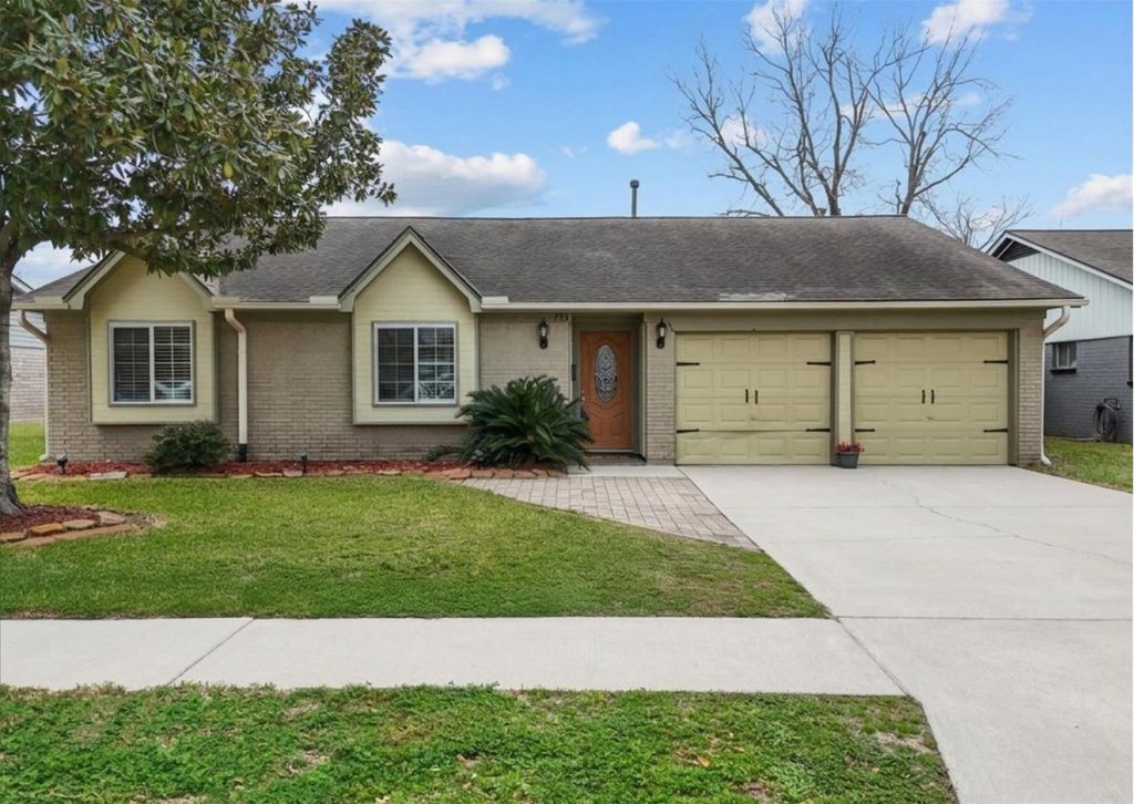 733 Yale Lane Lane, Deer Park, TX 77536