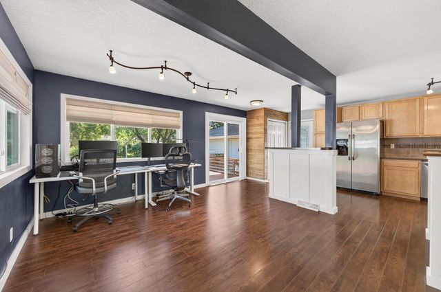 211 92nd Avenue NE, Blaine, MN 55434
