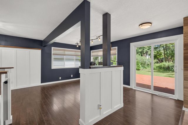 211 92nd Avenue NE, Blaine, MN 55434