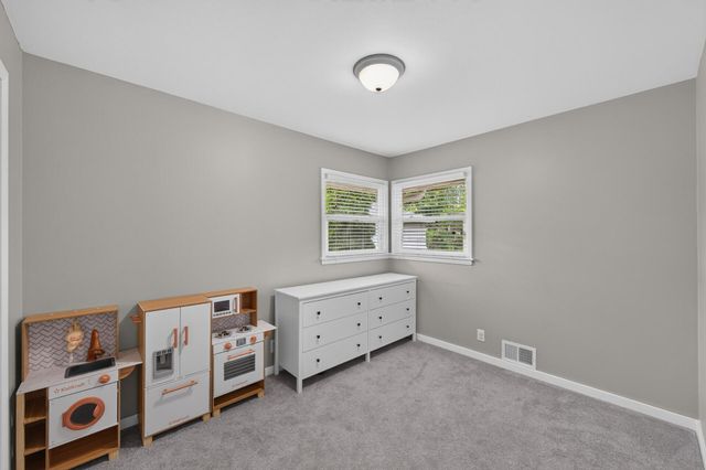 211 92nd Avenue NE, Blaine, MN 55434