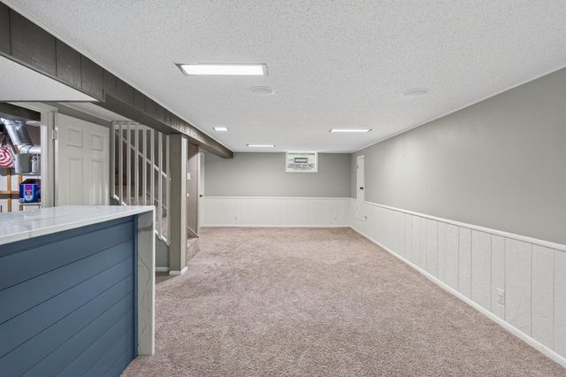 211 92nd Avenue NE, Blaine, MN 55434