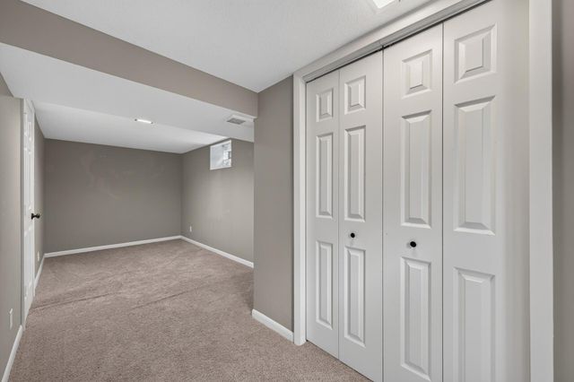 211 92nd Avenue NE, Blaine, MN 55434