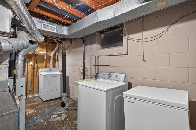 211 92nd Avenue NE, Blaine, MN 55434