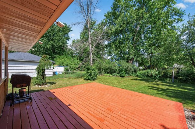 211 92nd Avenue NE, Blaine, MN 55434