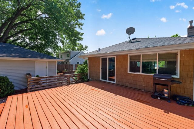 211 92nd Avenue NE, Blaine, MN 55434