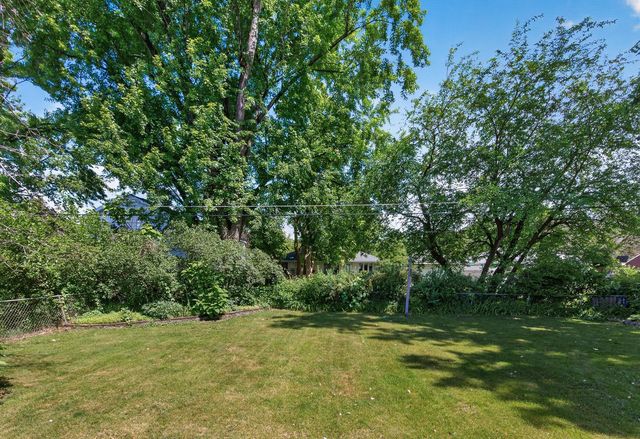 211 92nd Avenue NE, Blaine, MN 55434