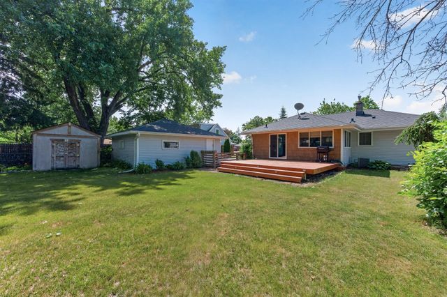 211 92nd Avenue NE, Blaine, MN 55434