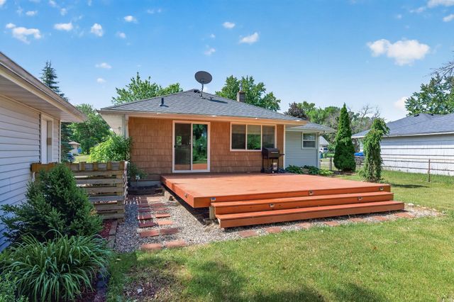 211 92nd Avenue NE, Blaine, MN 55434