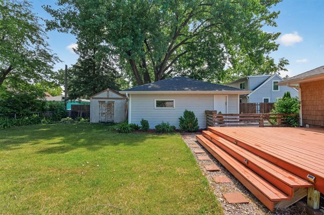 211 92nd Avenue NE, Blaine, MN 55434