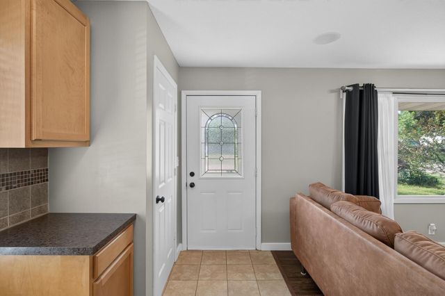 211 92nd Avenue NE, Blaine, MN 55434