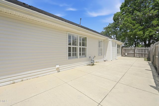 2035 Sweetbay Circle, Burlington, NC 27215