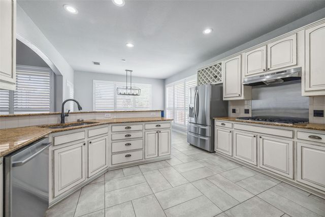 711 Country Meadow Drive, Murphy, TX 75094