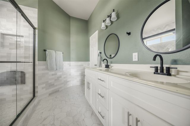 711 Country Meadow Drive, Murphy, TX 75094
