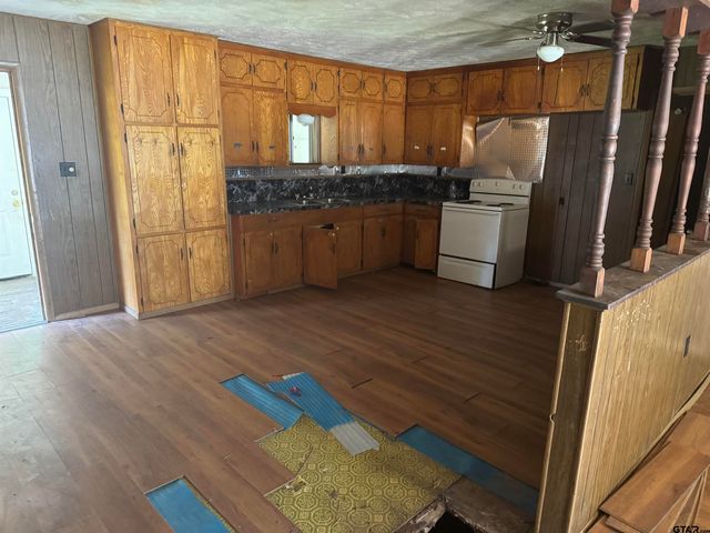 7532 Valley View Drive, Frankston, TX 75763