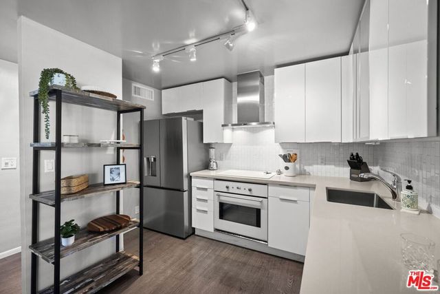 970 Palm Avenue 218, West Hollywood, CA 90069