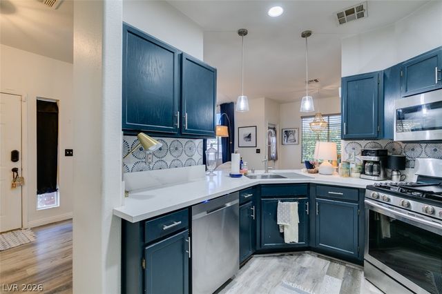 7221 Scenic Desert Court, Las Vegas, NV 89131