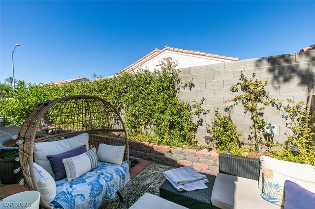 7221 Scenic Desert Court, Las Vegas, NV 89131