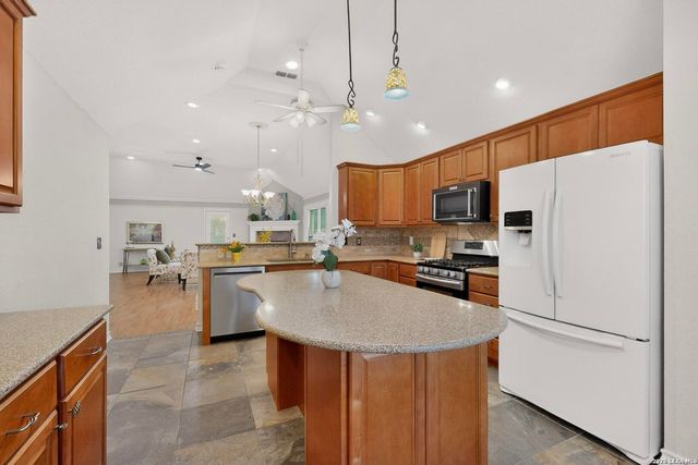 9203 Mirecourt, San Antonio, TX 78250